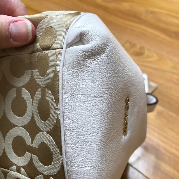 Authentic coach purse - Picture 3 of 8